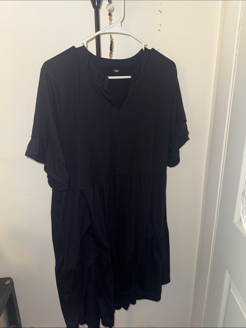 Black Short-Sleeve V-Neck Tunic Dress w/ pockets